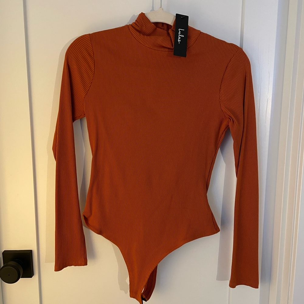 NWT Lulu’s Burnt Orange bodysuit size M